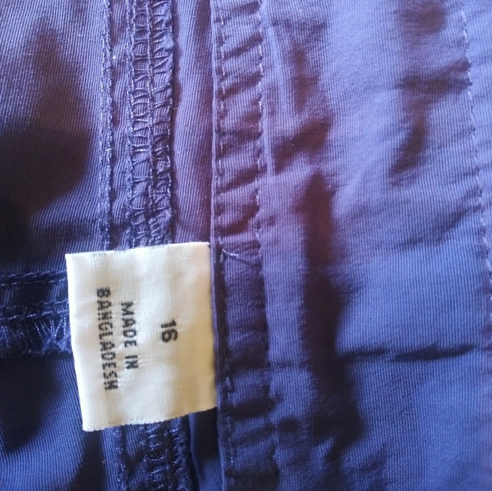 Shorts - Picture 4 of 5